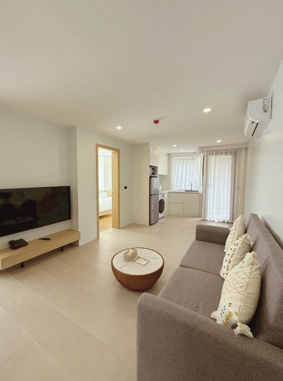 Superior Pool Suite 5