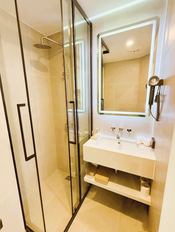 Superior Suite 2